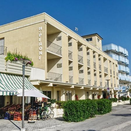 Hotel Pironi San Mauro Mare ภายนอก รูปภาพ