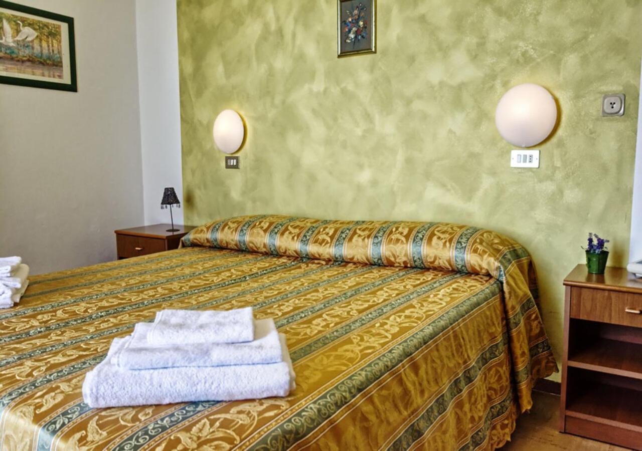 Hotel Pironi San Mauro Mare ภายนอก รูปภาพ