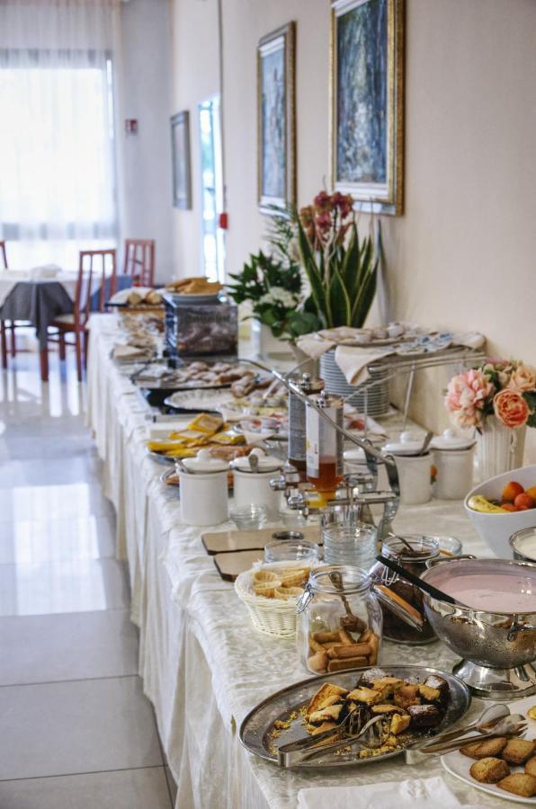 Hotel Pironi San Mauro Mare ภายนอก รูปภาพ